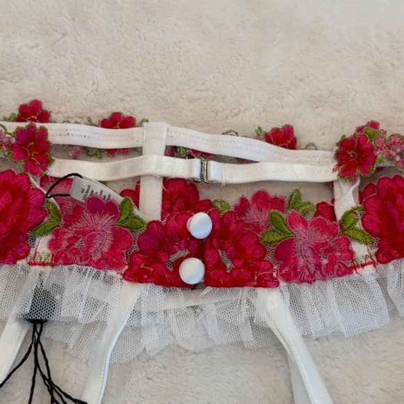 New! For Love & and Lemons V-day Floral Embroidered Garter Belt 31671 - Picture 8 of 10